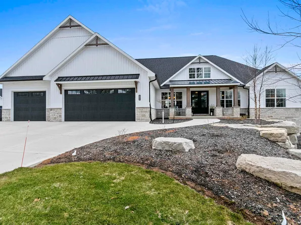699 Blackberry Ct, Oneida, WI 54155