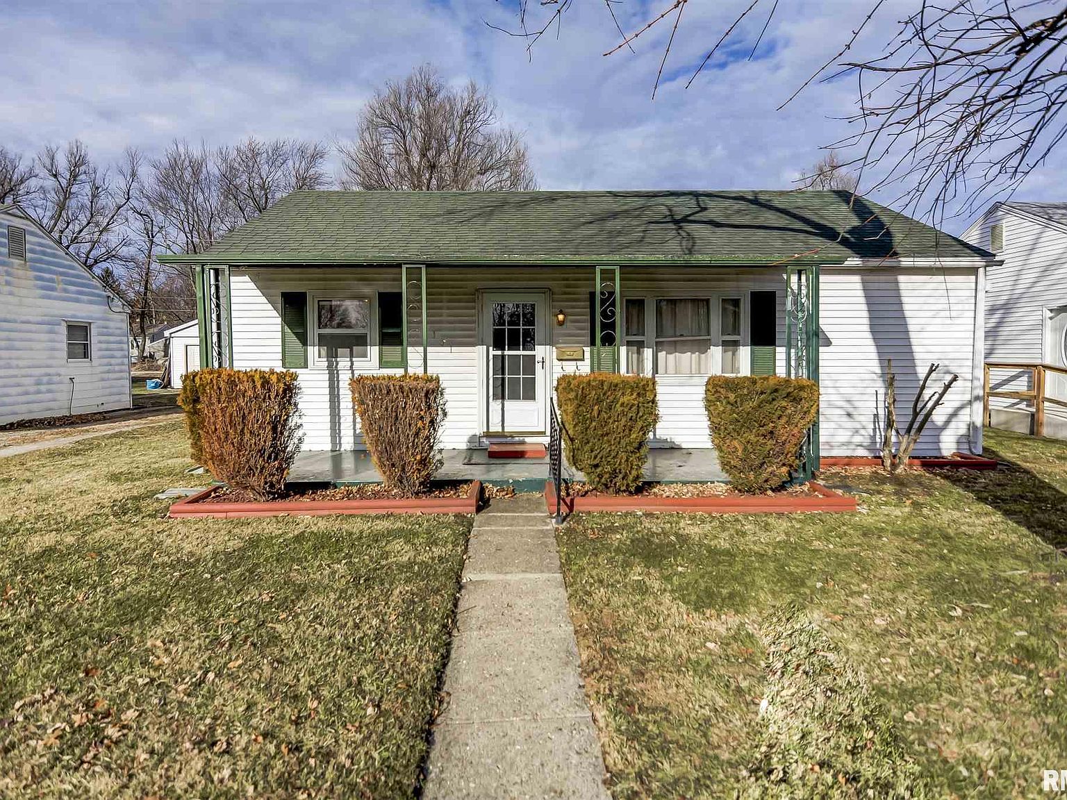 1131 W Franklin St, Taylorville, IL 62568 Zillow