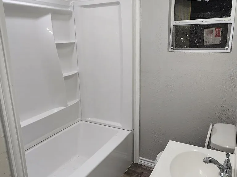 204 Olive St — Photo 7