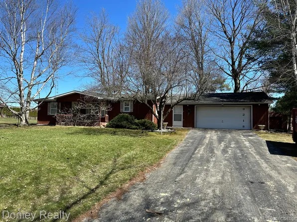 9218 Slattery Rd, Marlette, MI 48453