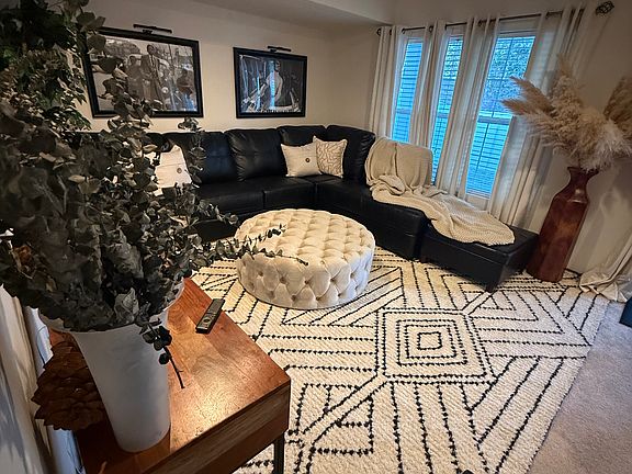 Tenants Semi-Private Livingroom
