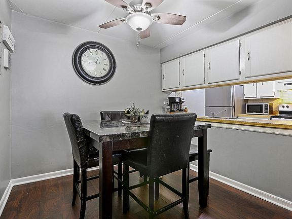5th image of 13933 James Dr #816