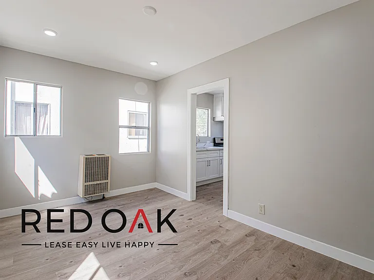 424 E 20th St #428.5 — Photo 8