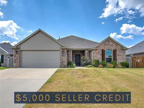 4479 W Topeka Ave, Fayetteville, AR 72704