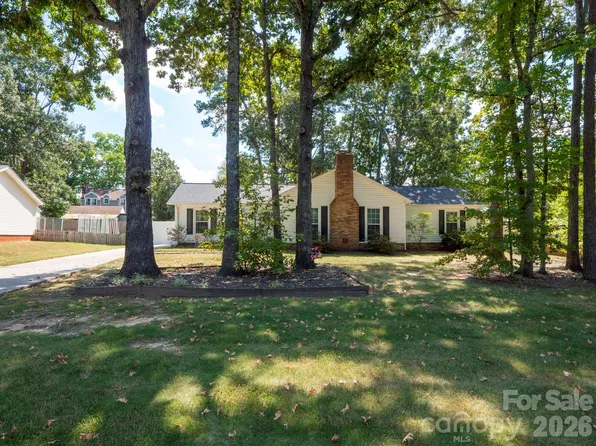 6412 Clearwater Dr, Indian Trail, NC 28079
