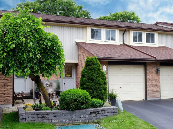 341 Wilson Dr #3, Milton, ON L9T 3Y9