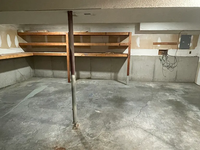 664 NE Clubhouse Dr — Photo 19