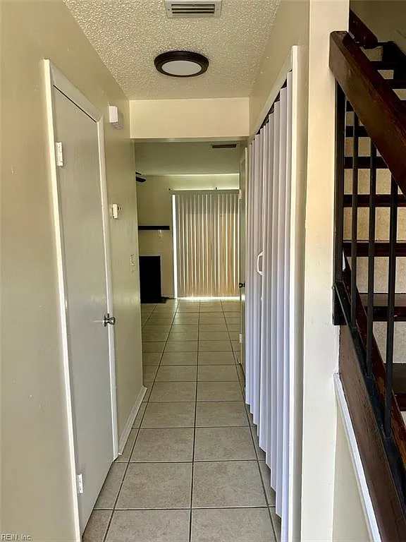 2 bed, 1.5 bath, 1178 sqft, $1,750 — Photo 4