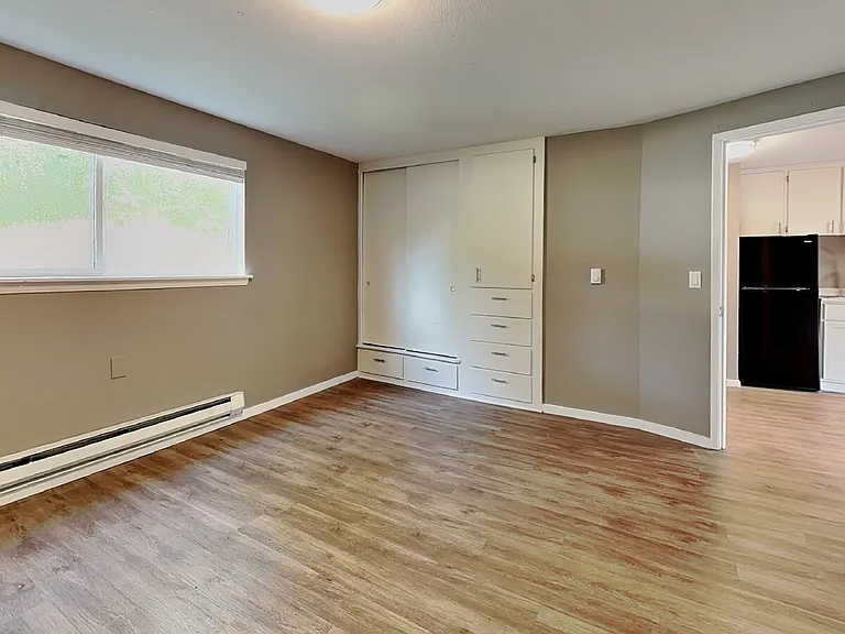 102 Summit Ave N #8 — Photo 5