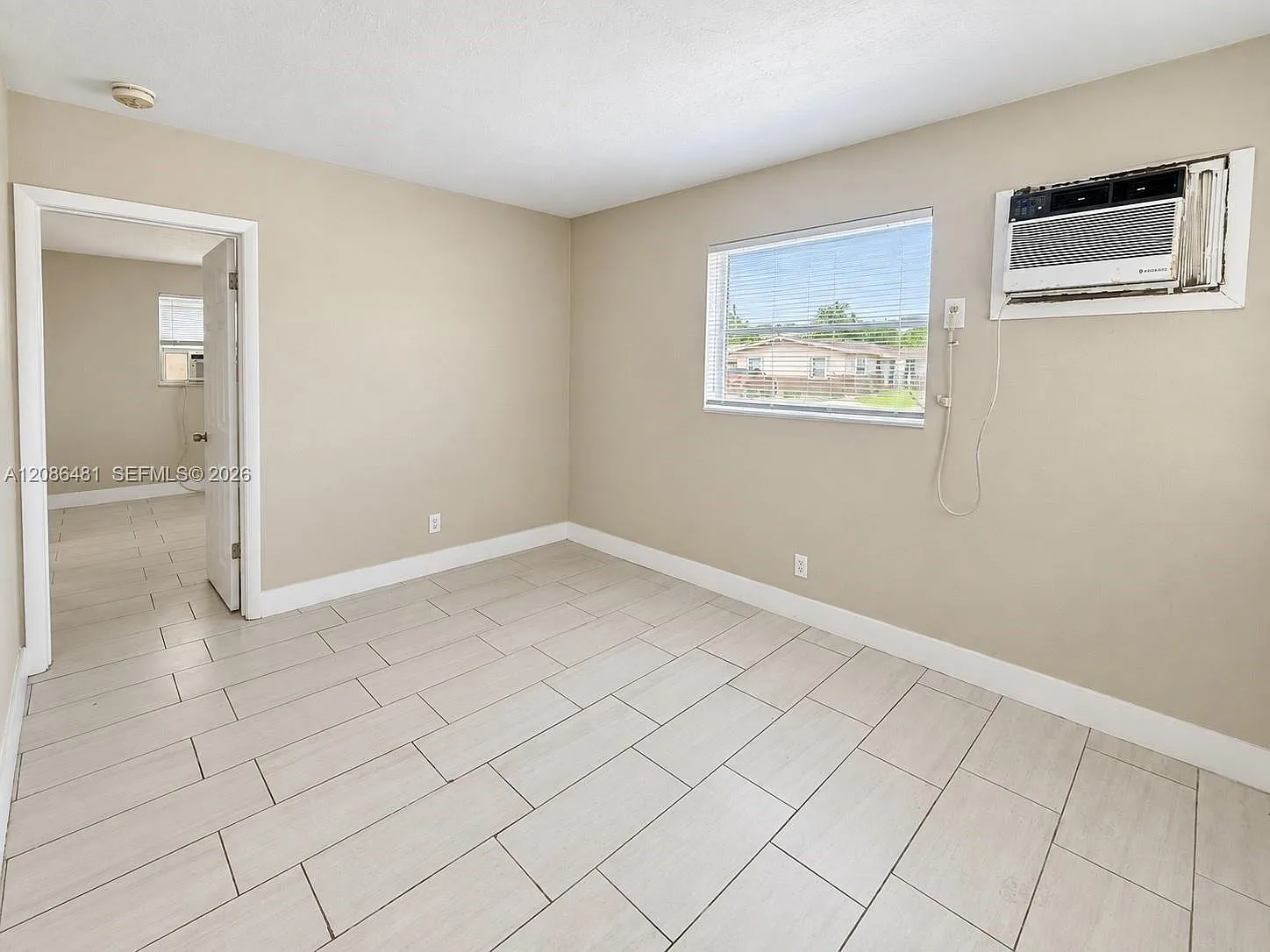 3639 SW 13th Ct — Photo 4