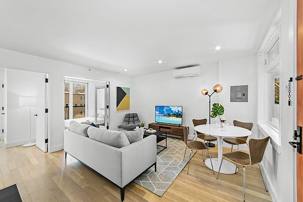 1st image of 10 Lexington Ave APT 2C