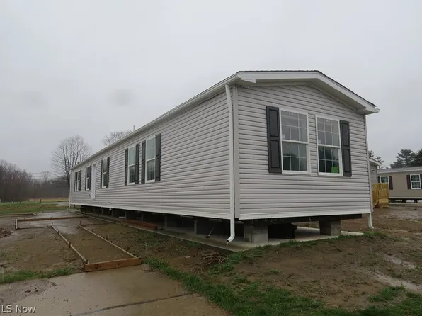 2659 Lake Breeze Dr, Madison, OH 44057