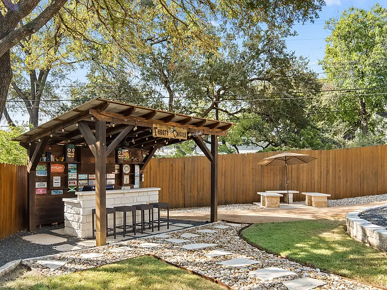 Outdoor Kitchen