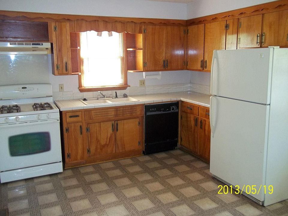 2nd image of 817 W Sheridan St