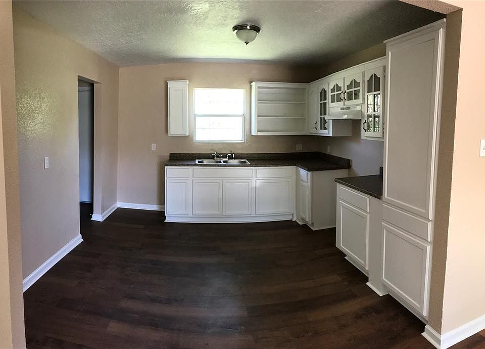 2nd image of 611 93rd St