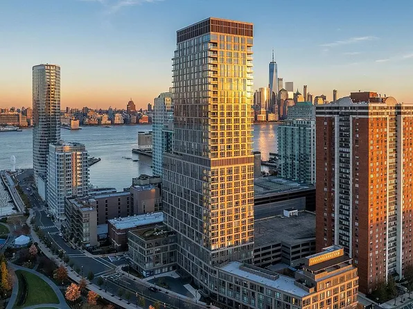 75 Park Ln S #200, Jersey City, NJ 07310