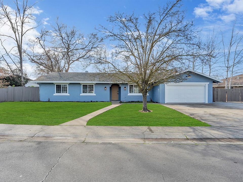 1st image of 9572 Emerald Park Dr
