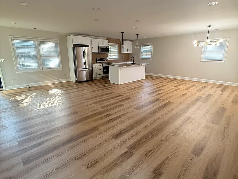 605 Lake Dr — Photo 10