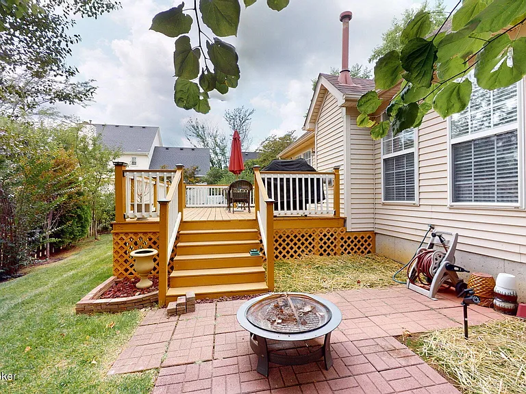9916 Spring Gate Dr — Photo 26
