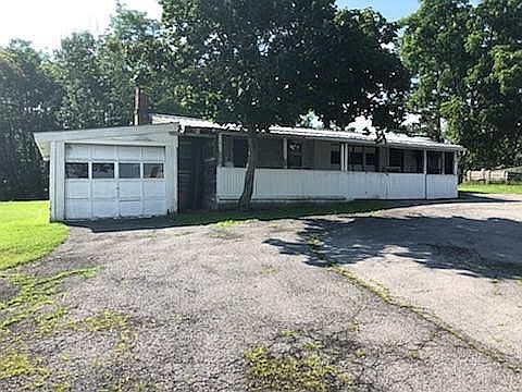 Shed w/ 2 Garage Doors