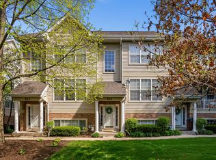 521 Pheasant Trl, Saint Charles, IL 60174