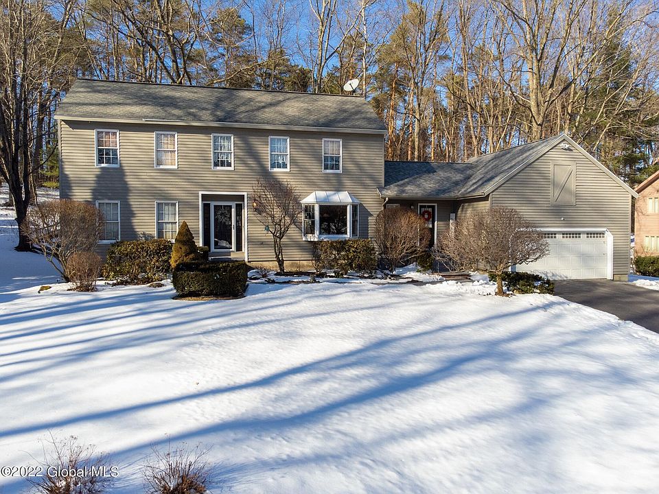 1st image of 8 Vineyard Cir
