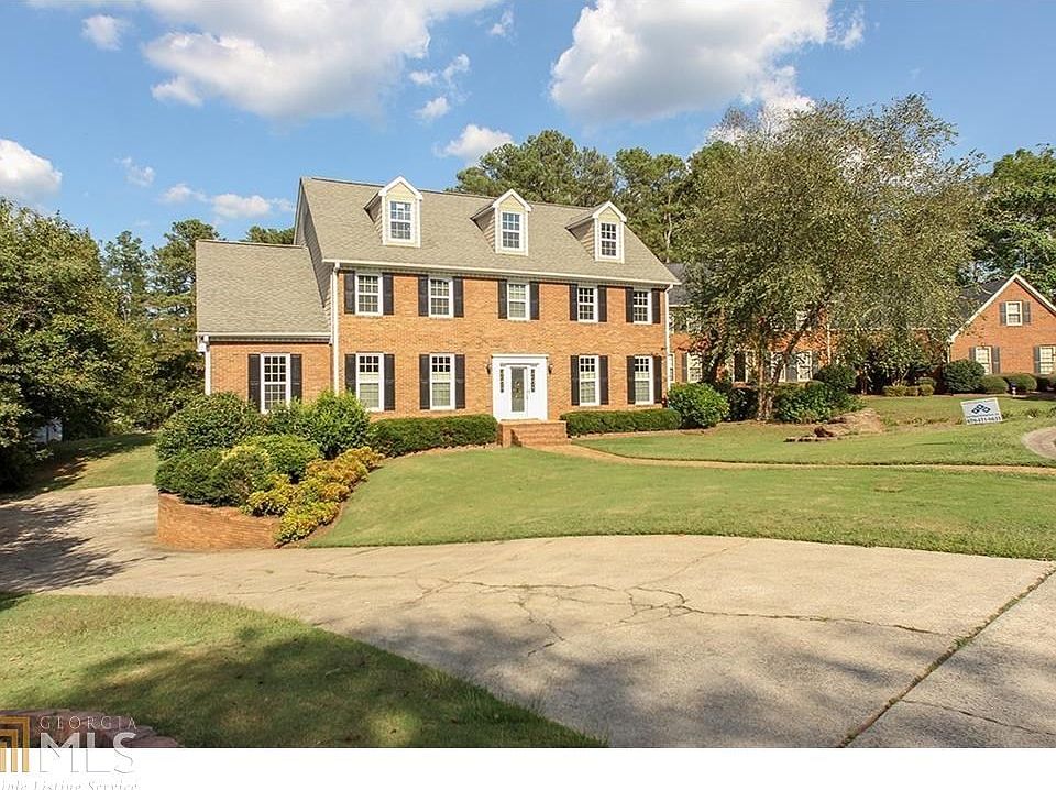 1st image of 945 Mountain Brook Ln