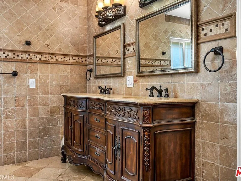3446 Alginet Dr — Photo 25