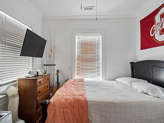 4th image of 77 Smith St