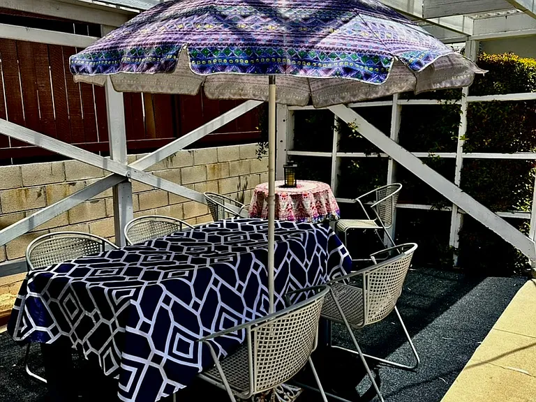 COVERED OUTSIDE PATIO