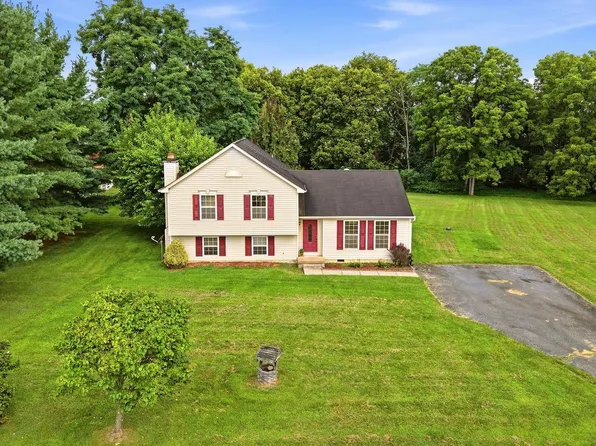 309 Nansfield Dr, Harpers Ferry, WV 25425