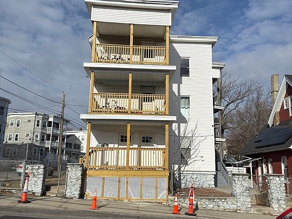 3rd image of 799-801 Essex St