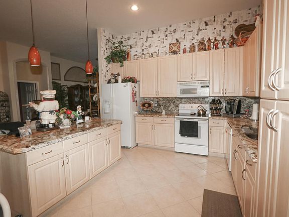 3rd image of 7020 Trentino Way
