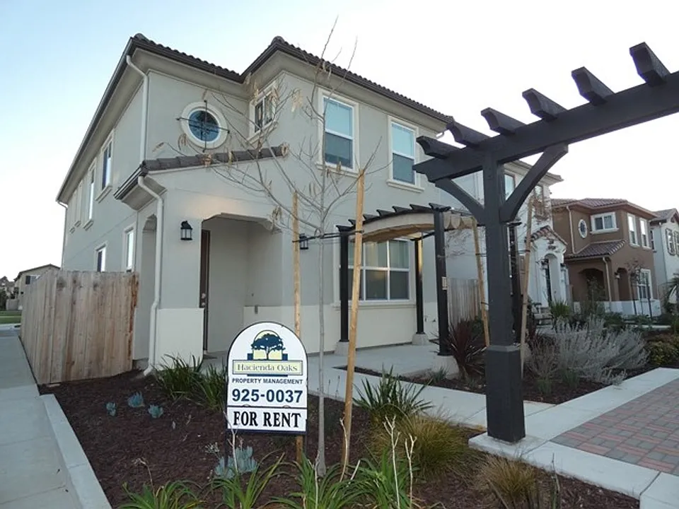 1925 Celebration Ave