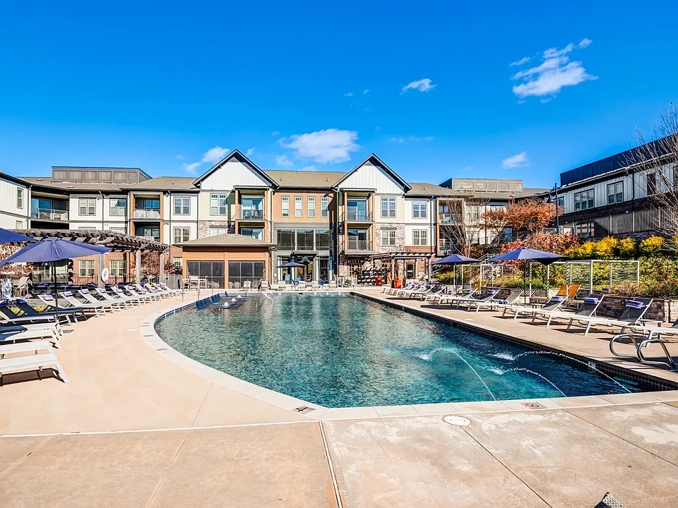 2000 West Creek