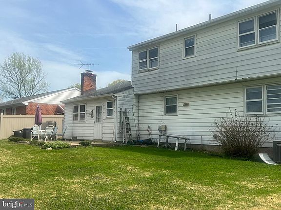 5th image of 155 Casimir Dr