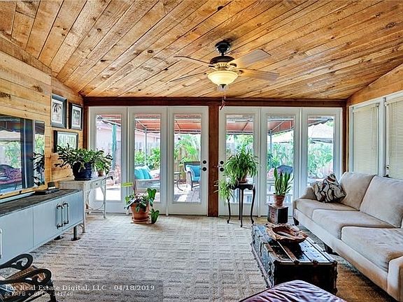 4th image of 1424 SE 8th Ct