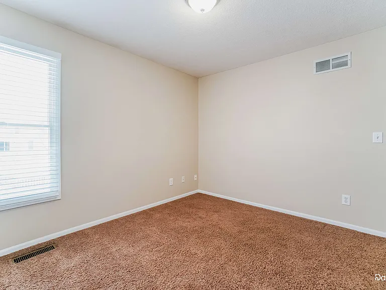405 Flat River St — Photo 8