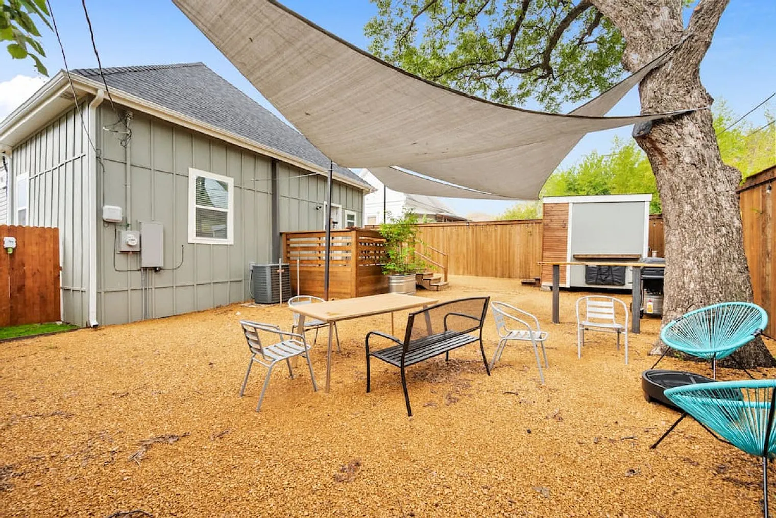 3 bed, 3.0 bath, 1517 sqft, $6,142 — Photo 4