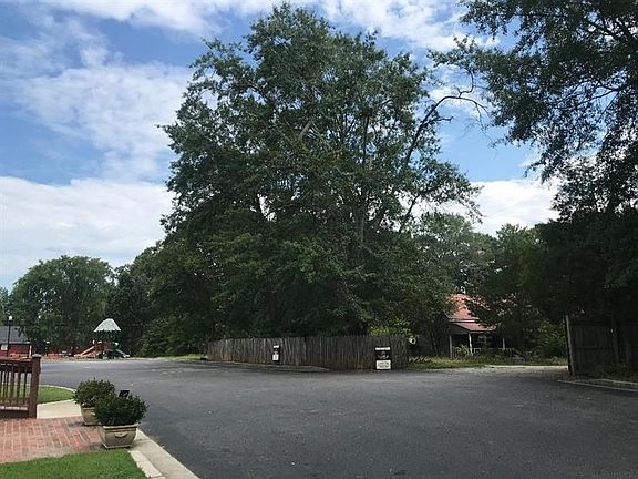 5th image of 44 Railroad Ave