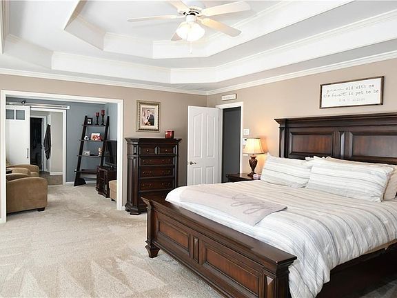 5th image of 1025 Fairview Club Cir