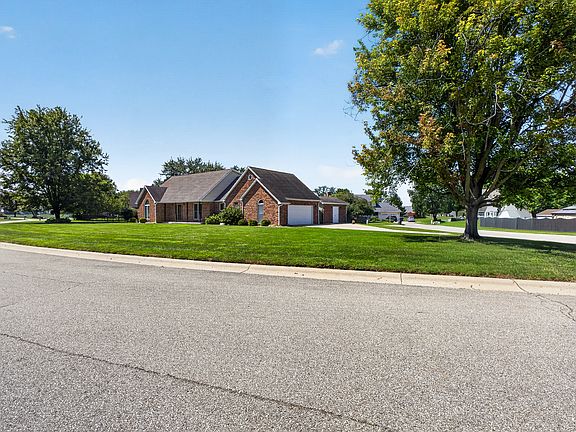 3rd image of 8576 Wickersham Way
