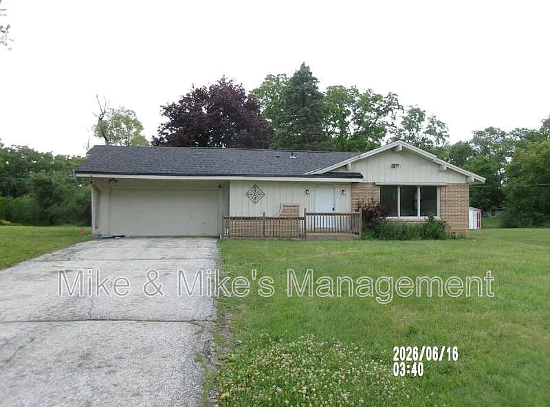 3 bed, 2.5 bath, 1429 sqft, $2,995 — Photo 2