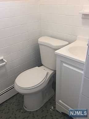2nd image of 289 Essex St #L
