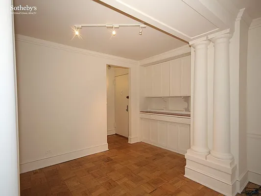 Rented by Sotheby's International Realty | media 18