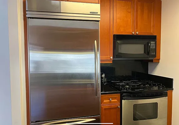 Rented by Douglas Elliman | media 17