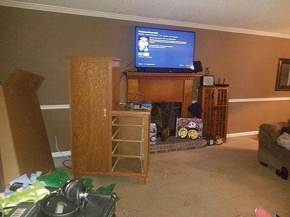 3rd image of 654 Gardendale Ln