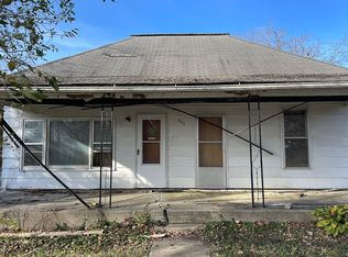 401 Hill Top Dr, Mokane, MO 65059