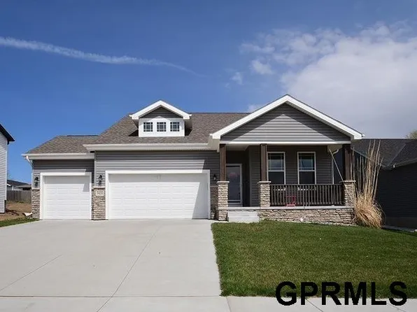 5420 W Gary Gately St, Lincoln, NE 68528