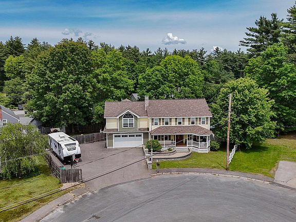 2nd image of 8 Ferncroft Drive